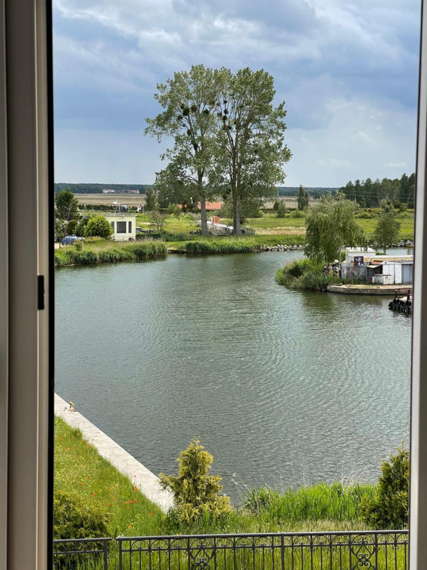 Pod Papugami - Komfortowe Pokoje Z Widokiem Na Rzeke Leba Exteriér fotografie